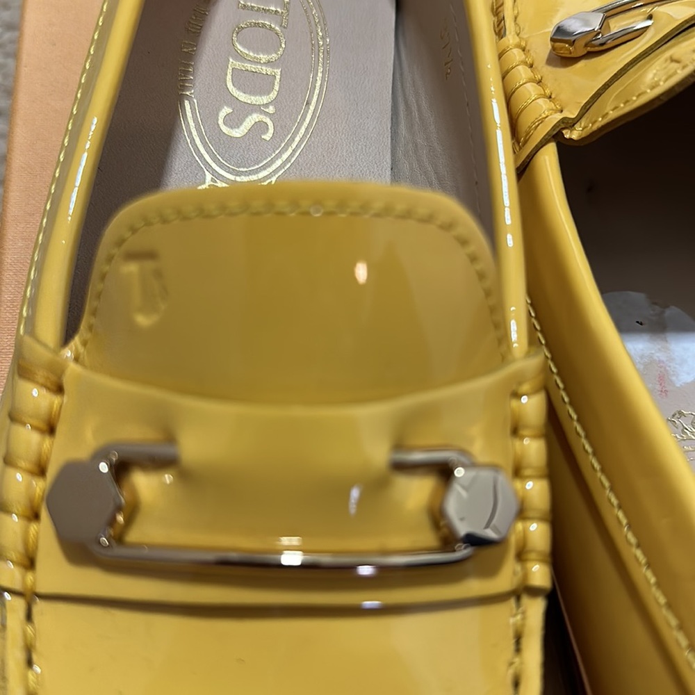 Tods standout Womens 37 1/2 patent leather loafer - Picture 6 of 11